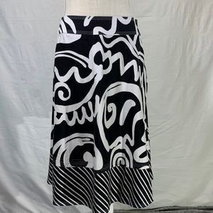 Allison Taylor MIDI Printed Black and White Side Zip Skirt Size 6